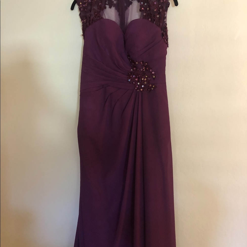Mother of the bride/ formal dress. Size 2-4, floor length, mulberry.